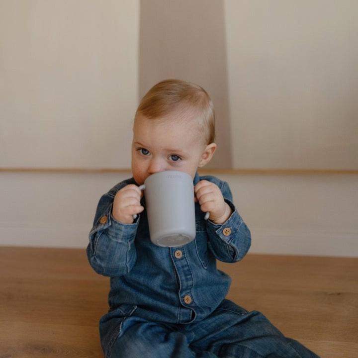 Produktbild Mushie Trainingsbecher Cloud