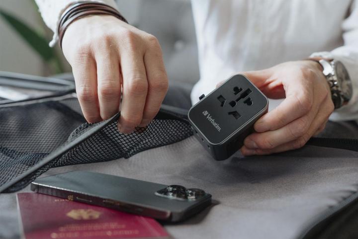Produktbild Verbatim Universal Travel Adapter