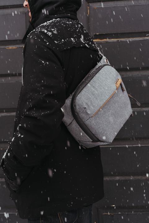 Actual product image Peak Design Everyday Sling v2 (Camera shoulder bag, 6 l)