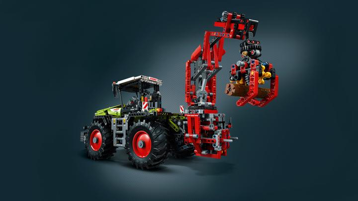 Actual product image LEGO Claas Xerion (42054, LEGO Technic)