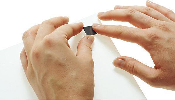 Actual product image Magnetoplan Adhesive corners, magnetic, LxW 30 x 20 mm, in dispenser, pack of 450. (450 x)