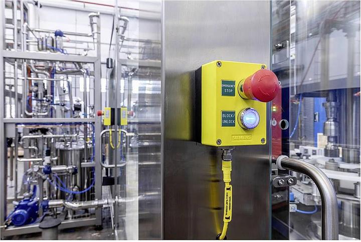 Image du produit Siemens Pupitre de commande bimanuel complet dans son boîtier, rouge