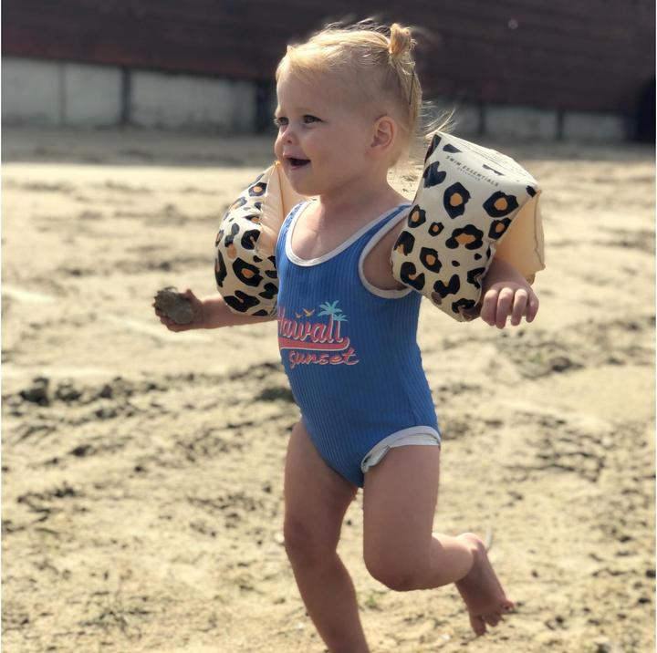 Actual product image Swim Essentials Swimming wings leopard