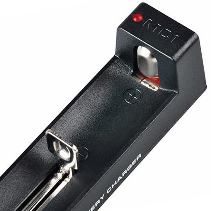 Immagine prodotto AccuCell Batteria 18650 agli ioni di litio e caricatore veloce 1-bay USB con corrente di carica fino a 1Ah (1 pz., 18650, 1000 mAh, Batteria + Caricabatterie)
