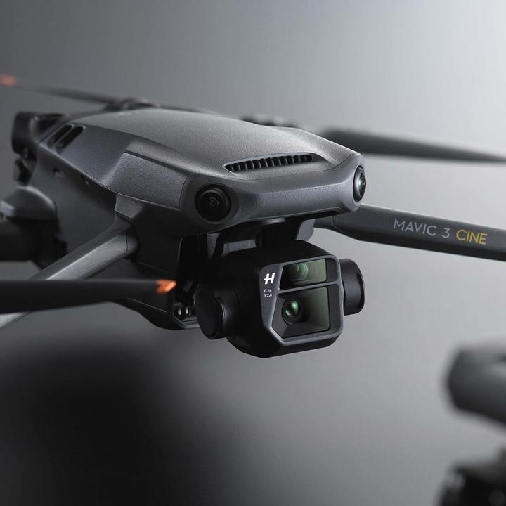 Actual product image DJI Mavic 3 Cine Premium Combo (46 min, 899 g, 20 Mpx)