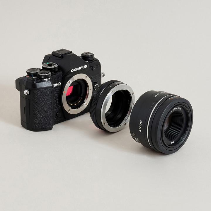 Immagine prodotto Urth Adattatore per obiettivo: Compatibile con l'obiettivo Sony A (Minolta AF) e il corpo macchina Micro