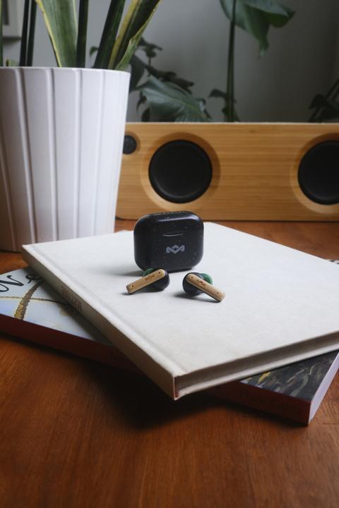 Actual product image House of Marley Little Birds (No noise cancelling, 6 h, Wireless)