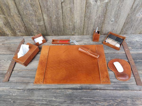 Actual product image Alpenleder Desk pad Tirol 68 x 45 cm, Brandy (1 x 45 x 68 cm)