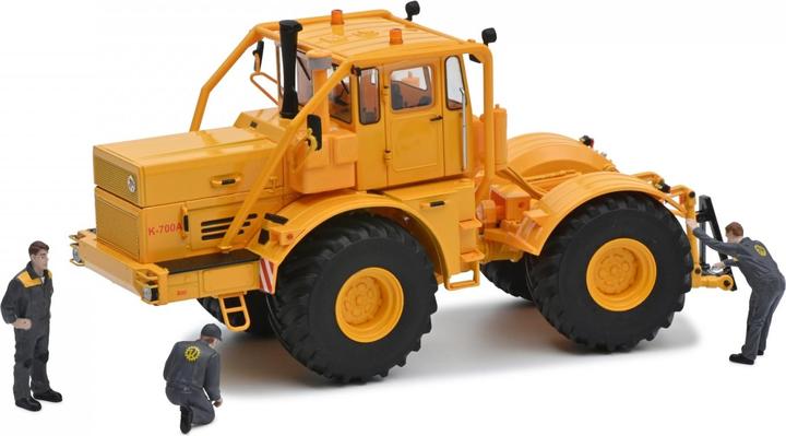 Schuco Kirovets K700 m.Figuren 1:32