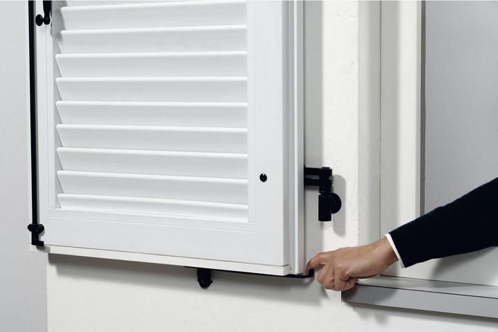 Produktbild Maco RUSTICO Komfort-Ladenhalter für Fenster selbstarretierend, links, schwarz (1 Stk.)