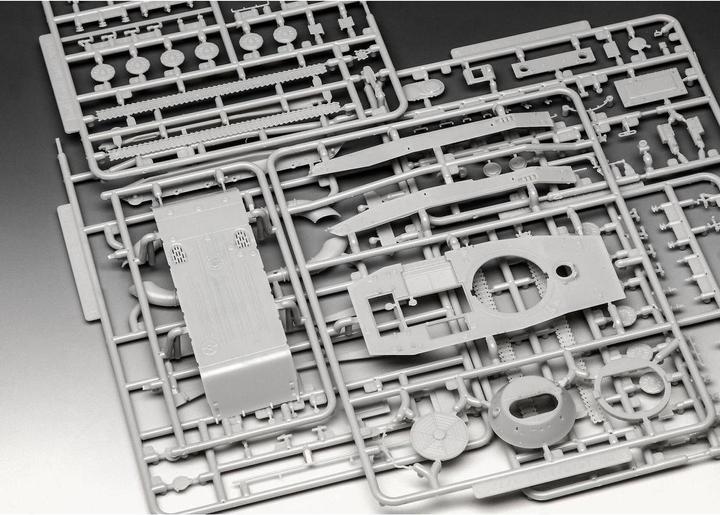 Actual product image Revell PT-76B