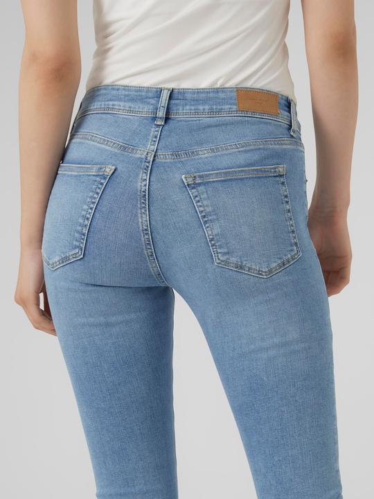Actual product image Vero Moda Mid Rise Jeans (32)
