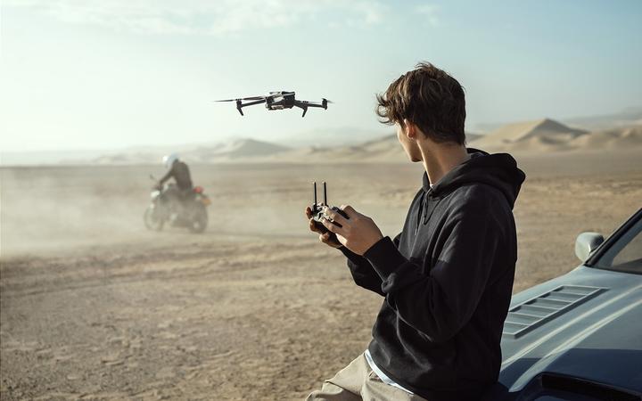 Immagine prodotto DJI Mavic 3 (46 min, 895 g, 20 Mpx)