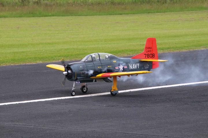 Produktbild Seagull Models SG-Models ) T-28 Trojan 82.5" ARF Warbird Grau/Gelb ohne Einziehfahrwerk &quot (Warbird)