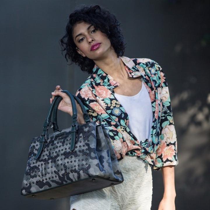 Nicole Lee Handtasche "Hildur Camo"