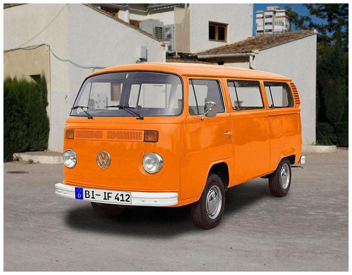 Actual product image Revell VW T2 Bus