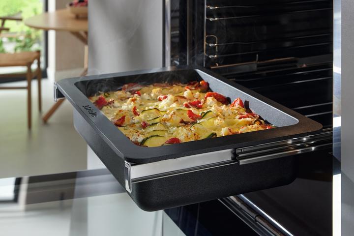 Actual product image Miele HUB5001-M Gourmet roaster