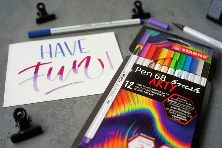 Produktbild STABILO Pen 68 Brush Arty 12er Etui (Mehrfarbig, 12 x)