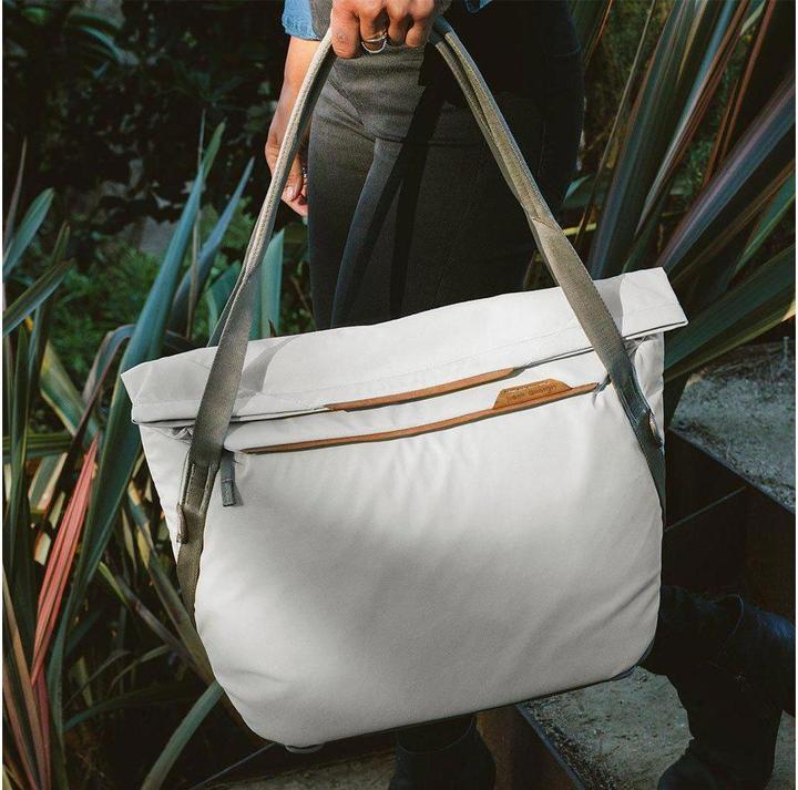Actual product image Peak Design Everyday Tote 15L v2 (Camera shoulder bag, 15 l)