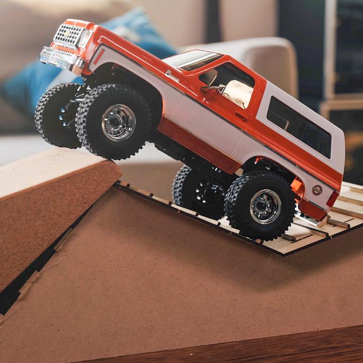 Produktbild FMS Chevrolet K5 Blazer 1:24 orange - RTR 2.4GHz (RTR Ready-to-Run)