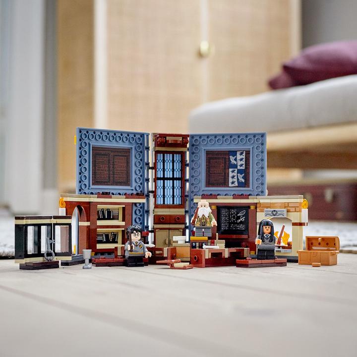 Actual product image LEGO Hogwarts Moment: Magic Lesson (76385, LEGO Harry Potter)