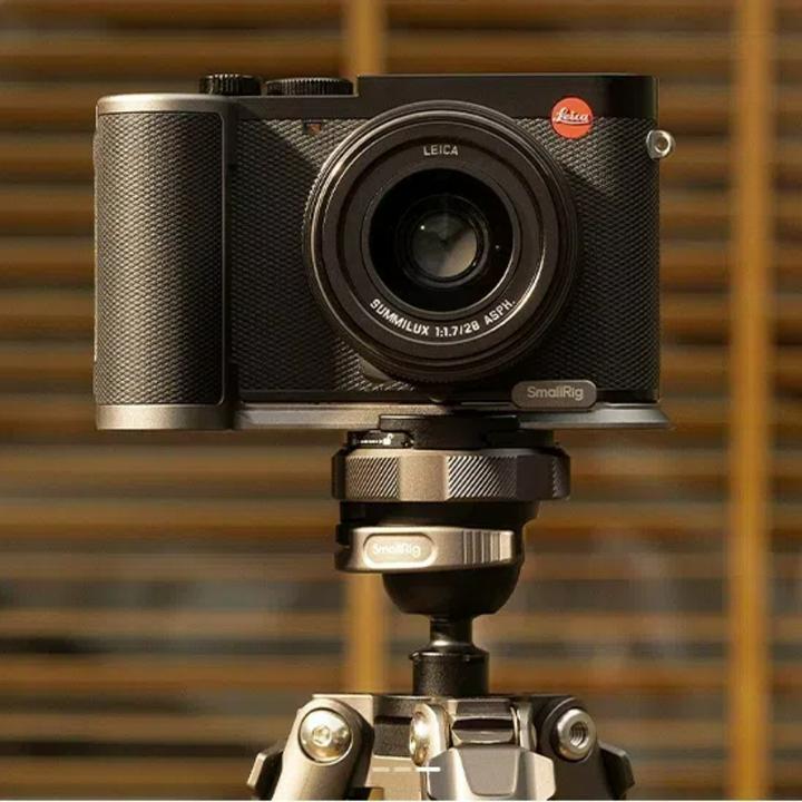 Actual product image SmallRig L-Shape Mount Plate with Handle for Leica Q3 4568 (Grip)