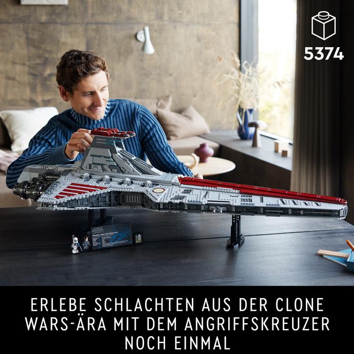 Actual product image LEGO UCS Venator-class Republic Attack Cruiser (75367, LEGO Star Wars, LEGO Rare Sets)