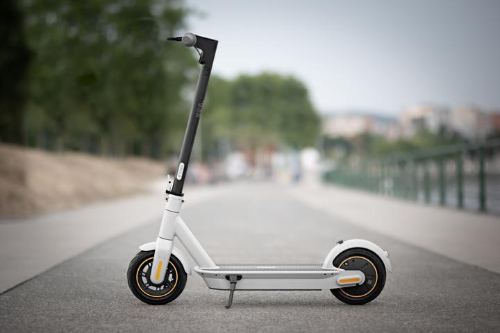 Actual product image Segway-Ninebot MAX G30LE (25 km/h, 40 km, 350 W)