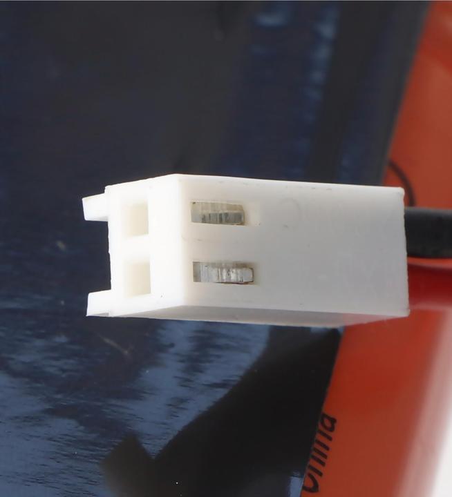 Image du produit XCell Batterie pour lampe de secours NiMH 4.8V 3700mAh L2x2 4/3A avec câble 100mm et prise remplace (1 pcs, 3700 mAh, Batterie)