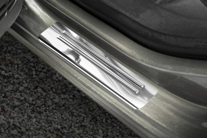 Produktbild Aristar Edelstahl Einstiegsleisten für VW Golf 7 ab 2012 bis 2019 (Front + Heck)