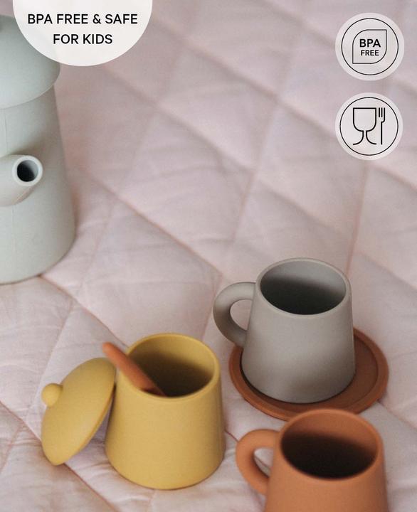 Actual product image Esmée Children's tea set made of silicone in sienna/beige, with cups, kettle and sugar bowl