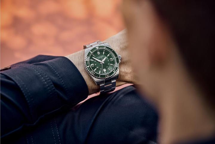 Immagine prodotto Victorinox Orologio da polso Maverick quadrante verde (Cronografo, 43 mm)