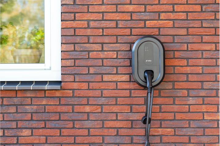 Image du produit Ratio Electric Station de recharge solaire 11 - 22 kW, type 2, WLAN/LAN/BT, 7.5 m (Type 2, 22 kW, 32 A, Câblé en dur)