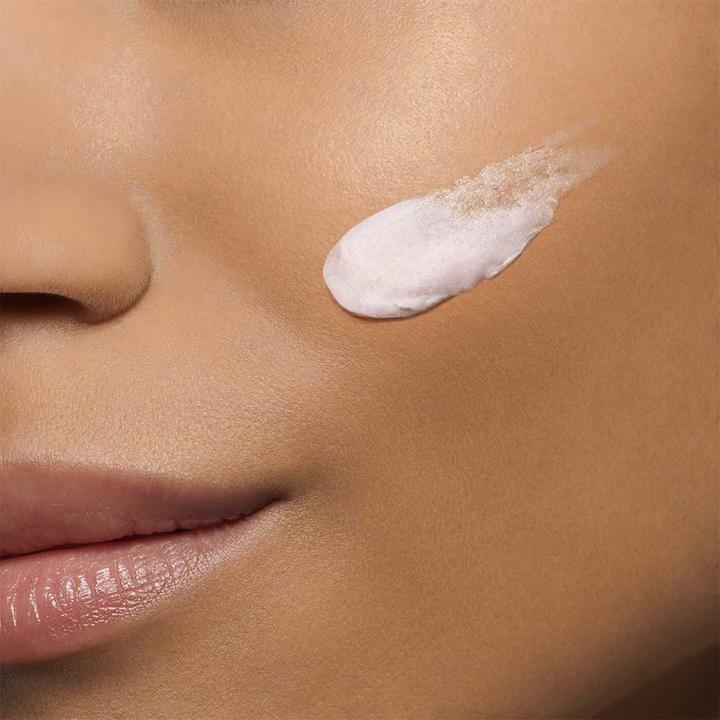 Actual product image Clarins Pore-Less Blur And Matte