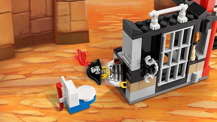 Actual product image LEGO Ninjago cryptarium prison break (70591, LEGO Ninjago)