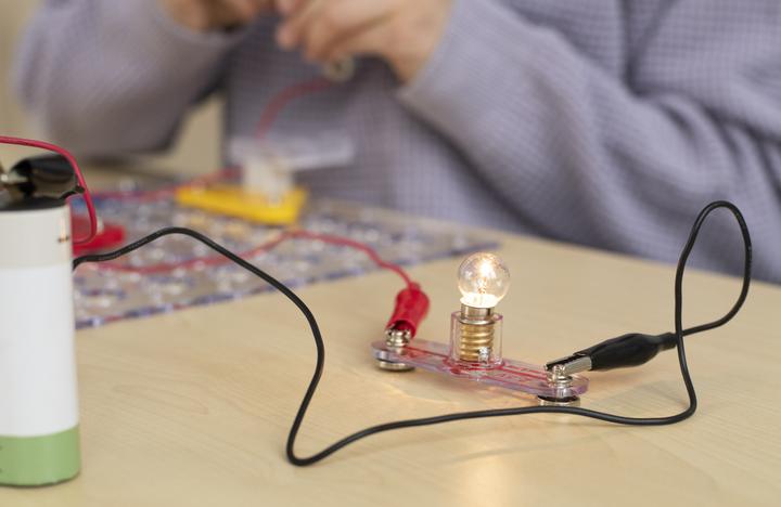 Immagine prodotto Betzold Set di esperimenti sull'elettricità