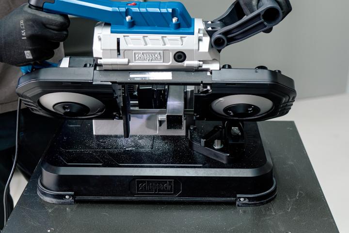 Produktbild Scheppach Metall-Bandsäge 1141 mm inkl. variabler Geschwindigkeit, Laser, LED & Untergestell