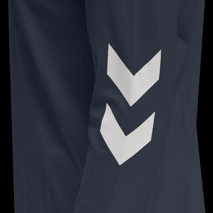 Actual product image hummel Legacy T-Shirt L/S (M)