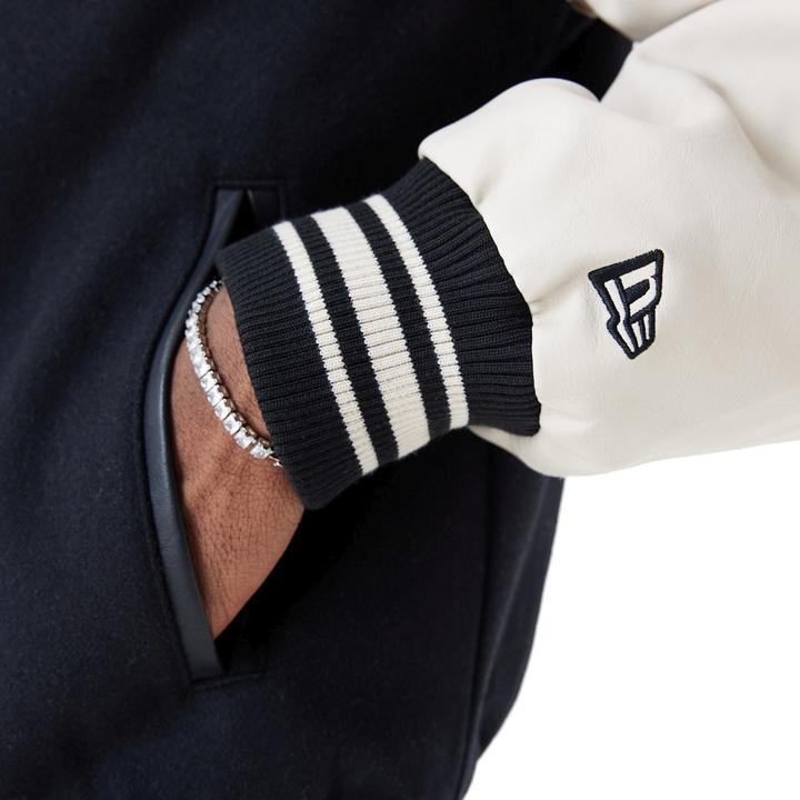 Produktbild New Era Varsity College Jacke - BRAND PATCHES - XXL (XXL)