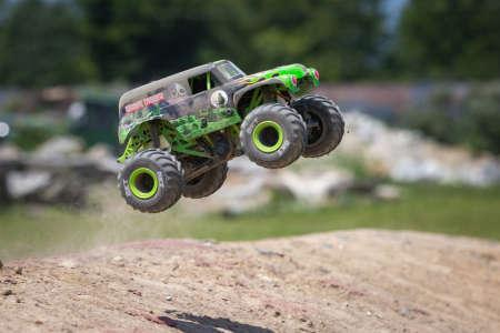 Image du produit Losi M.TRUCK GRAVE DIGGER RTR 4WD 1:18 EP (RTR Prêt à fonctionner)