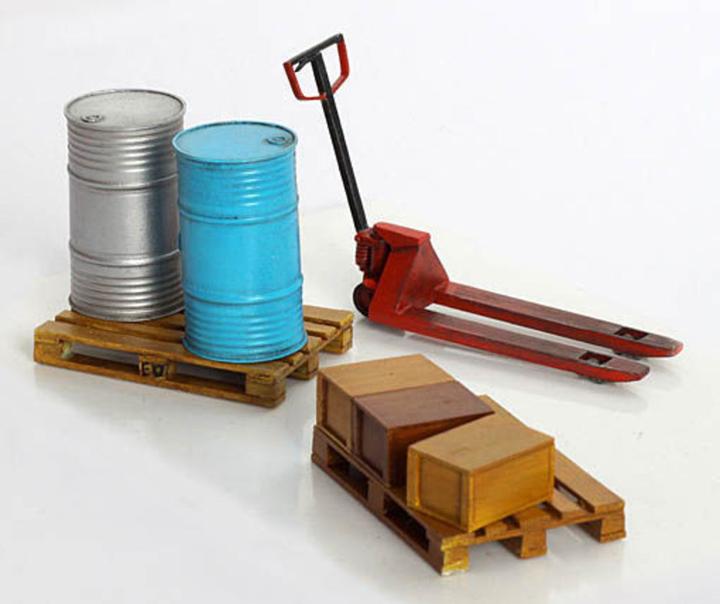 Produktbild Plus Model Hubwagen und Paletten