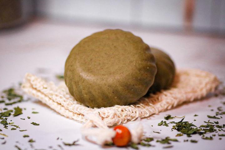 Produktbild Vivi Soaps Haarseife Brennnessel - Rosmarin (Hartseife)