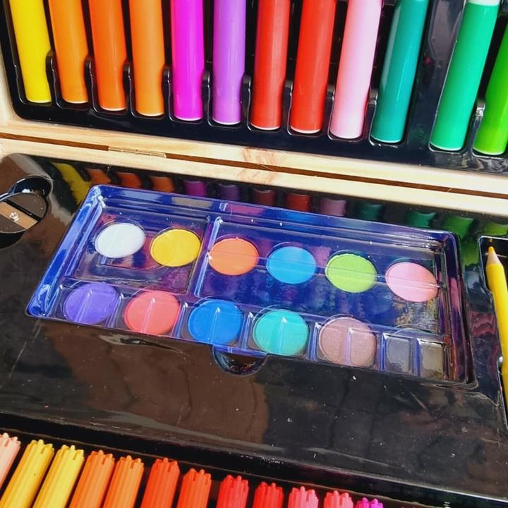 Actual product image Artist Drawing and Painting Set 180