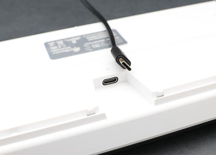 Produktbild Ducky One 2 (DE, Kabelgebunden)