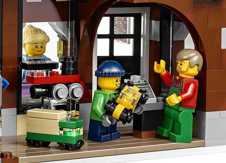 Produktbild LEGO Weihnachtlicher Spielzeugladen (10249, LEGO Creator Expert)