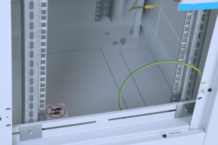 Produktbild Triton Rack 15U/ Glass door Freistehendes Gestell (10.86 HE, 19 Zoll Rack)