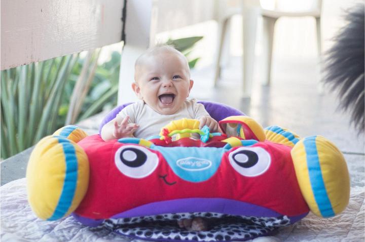 Image du produit Playgro Voiture en peluche avec musique et effets lumineux