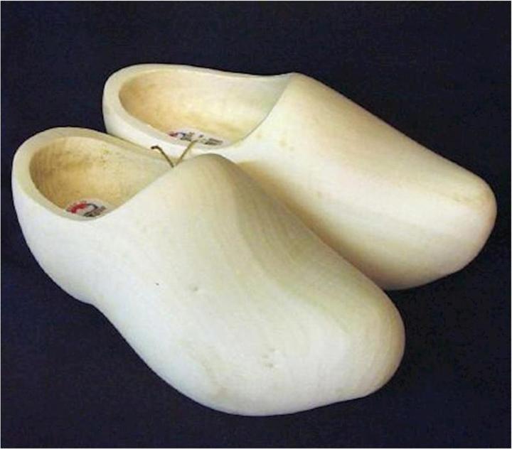 Fancy dress accessories