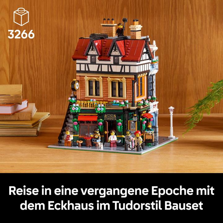 Actual product image LEGO Tudor-style corner house (10350, LEGO Icons, LEGO Rare Sets)