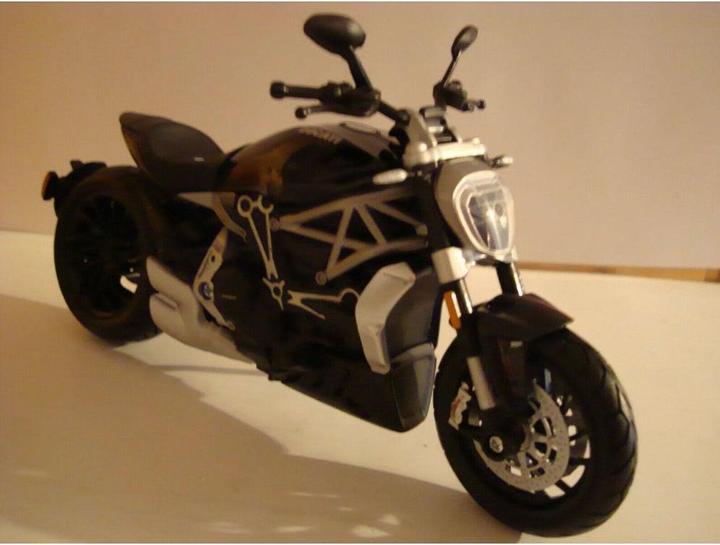 Image du produit Maisto Moto 1/12 Ducati X Diavel S